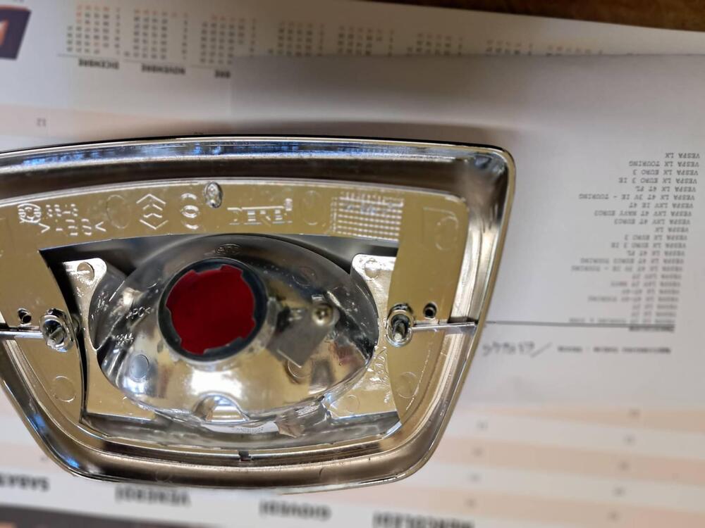 frecce e fanale posteriore VESPA Piaggio (4)