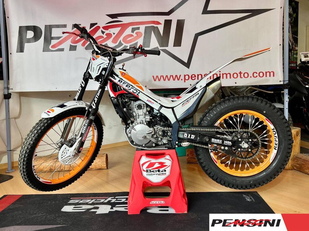 Montesa Cota 4RT Race Replica (2017 - 21) (2)