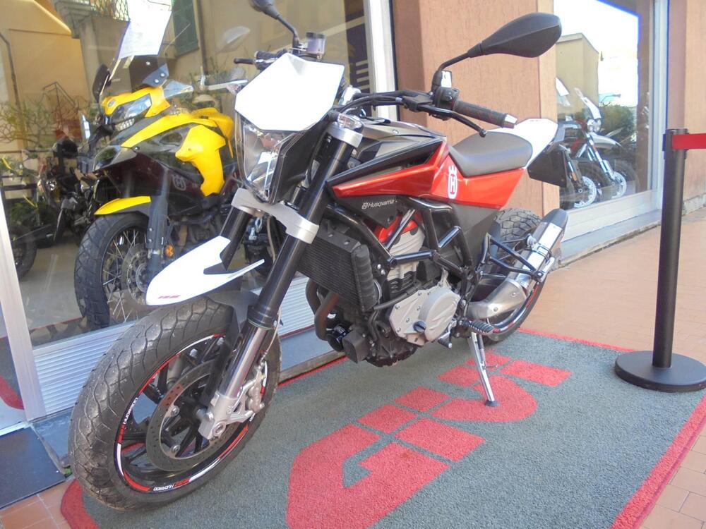 Husqvarna Nuda 900 R (2011 - 13) (10)