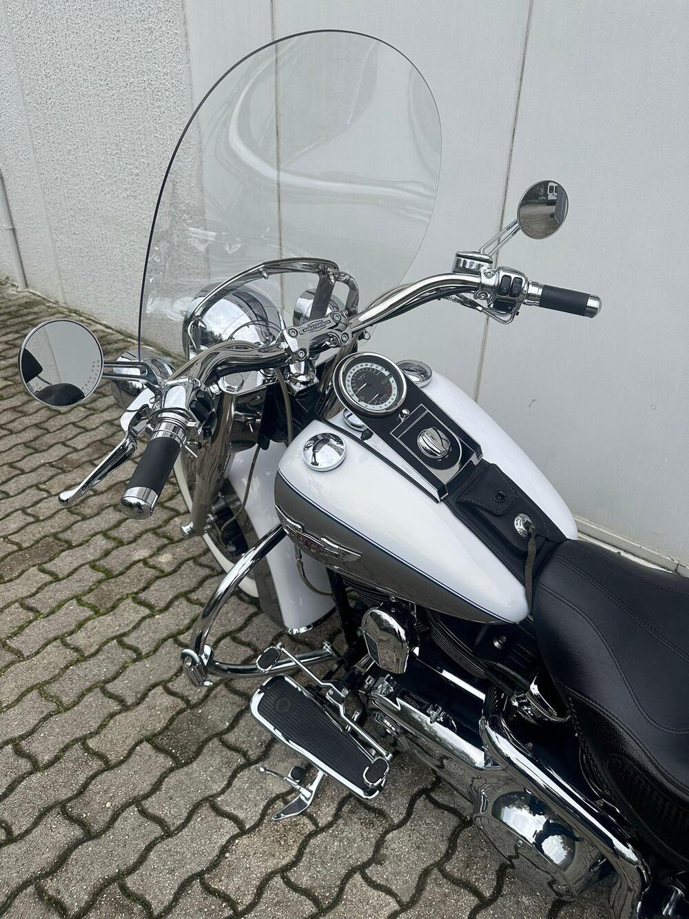 Harley-Davidson 1584 Deluxe (2007 - 08) - FLSTN (14)