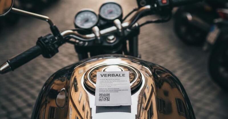 Attenti alla finta multa sul serbatoio! Come smascherare l'ultima truffa che colpisce i motociclisti