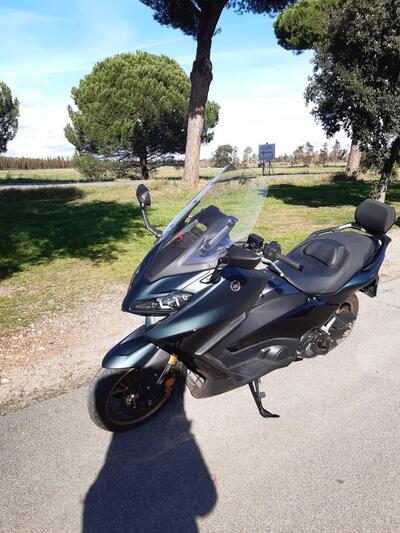 Yamaha T-Max 560 Tech Max (2022 - 24) usata