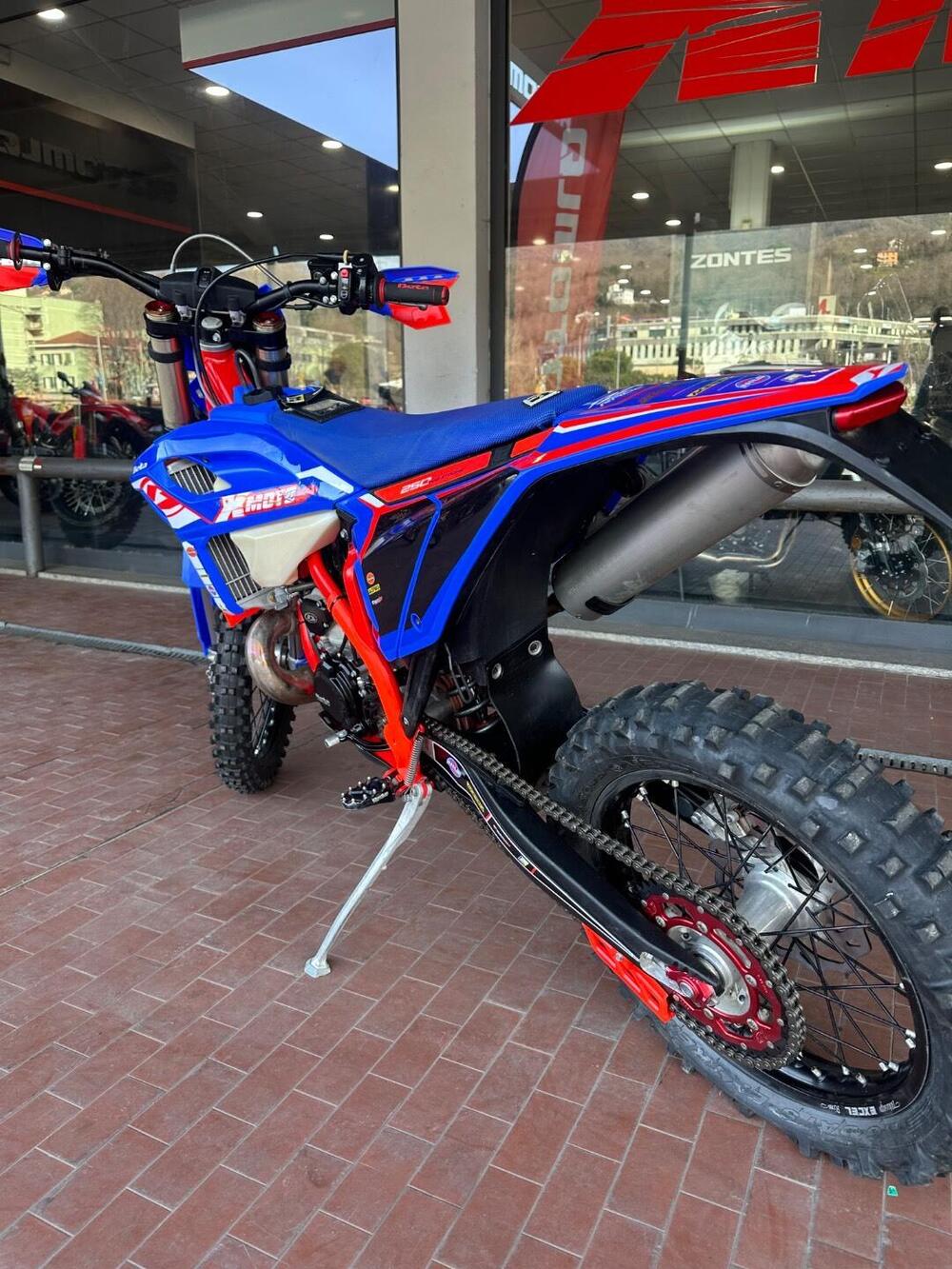 Betamotor RR 250 2T Enduro Race (2025) (3)