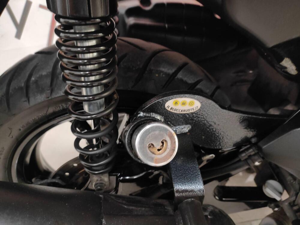 Yamaha N-Max 155 (2022 - 25) (8)