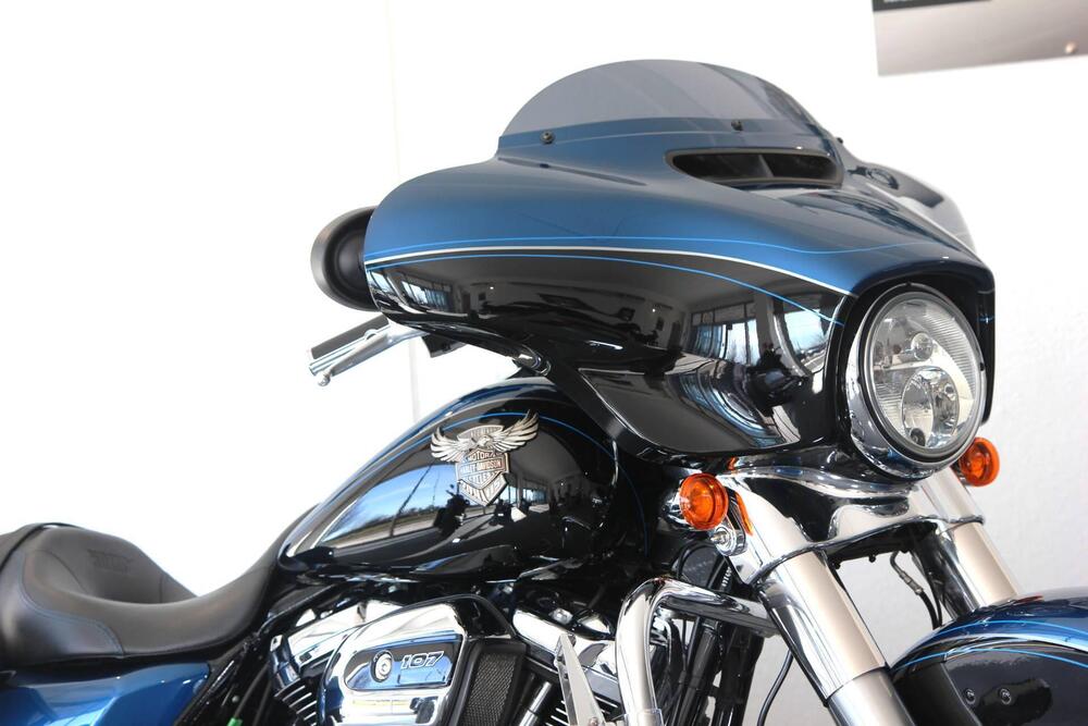 Harley-Davidson 107 Street Glide (2017 - 19) - FLHX (5)