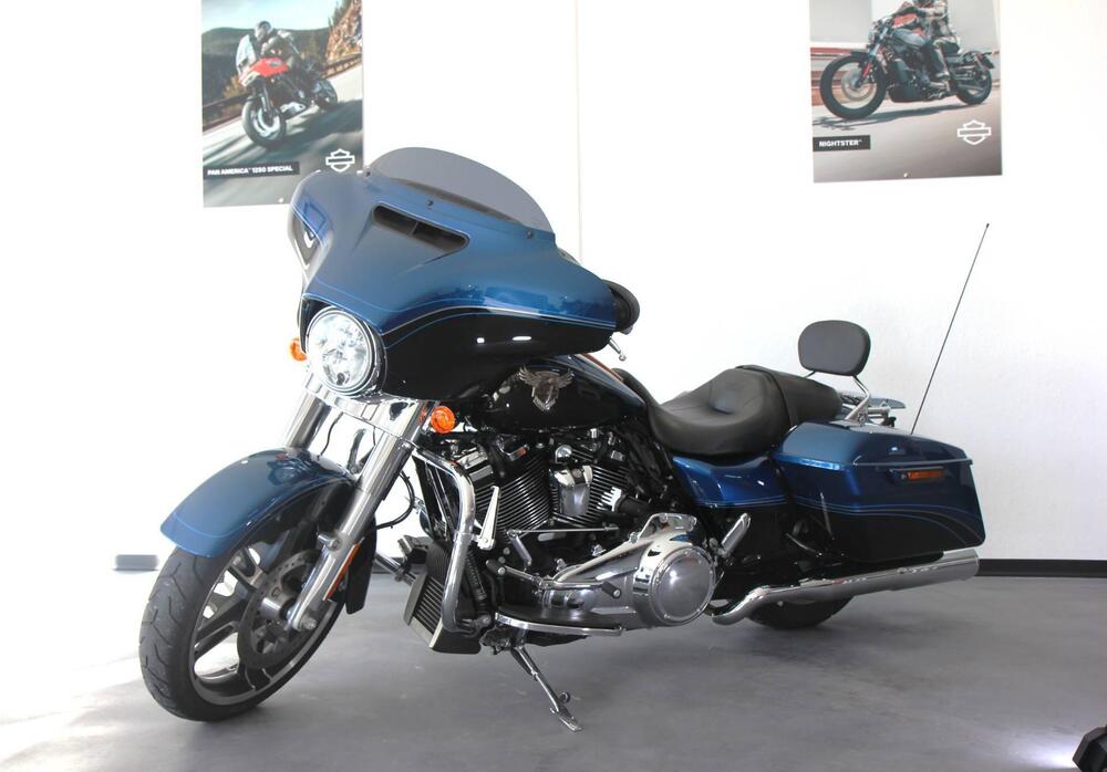 Harley-Davidson 107 Street Glide (2017 - 19) - FLHX (2)