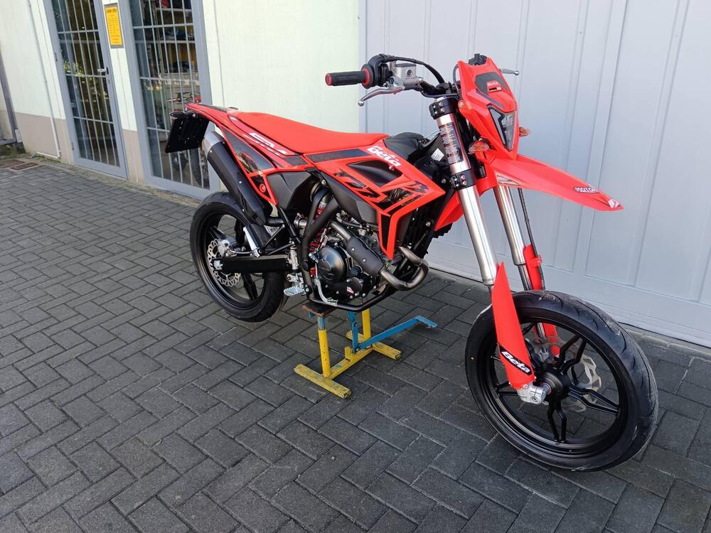 Betamotor RR 125 4T Motard T (2025 - 26) (3)