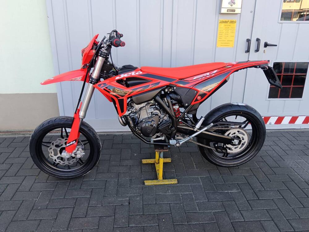 Betamotor RR 125 4T Motard T (2025 - 26) (2)