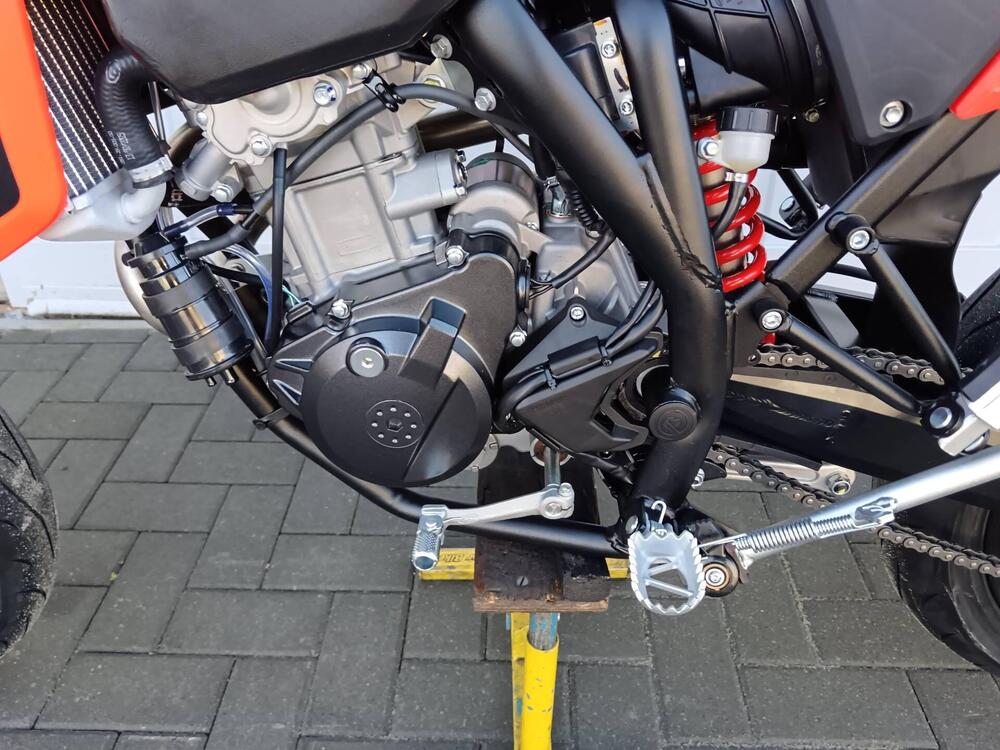 Betamotor RR 125 4T Motard T (2025 - 26) (8)