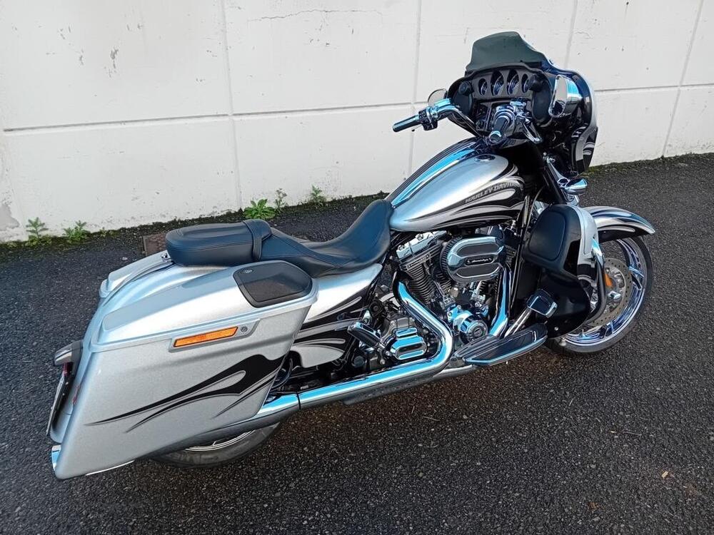 Harley-Davidson 1800 Street Glide (2014 - 15) - FLHXSE (4)