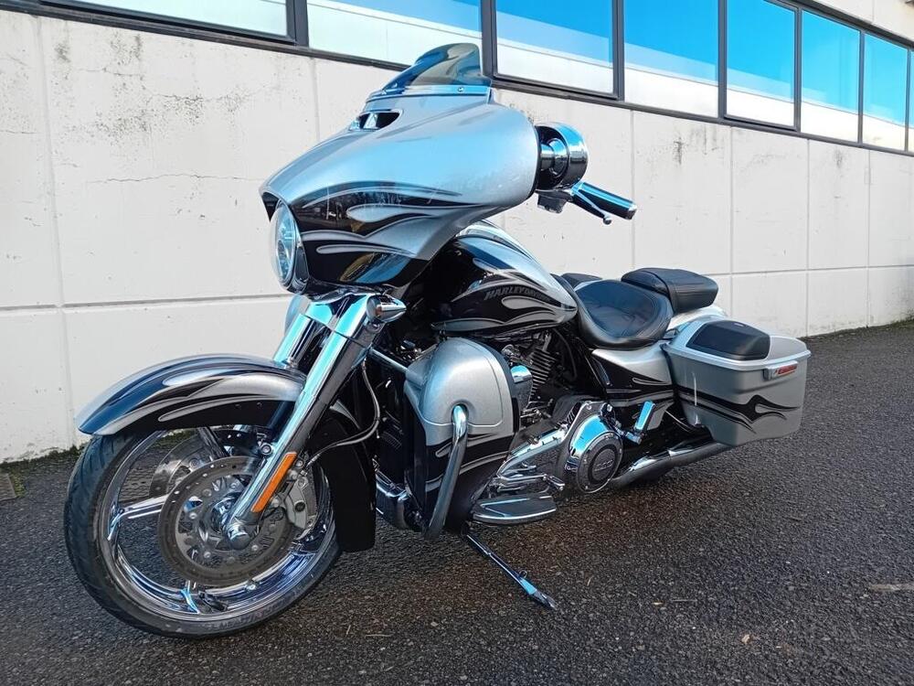 Harley-Davidson 1800 Street Glide (2014 - 15) - FLHXSE (3)