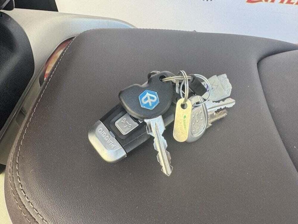 Piaggio Beverly 300 ABS-ASR (2021 - 25) (5)