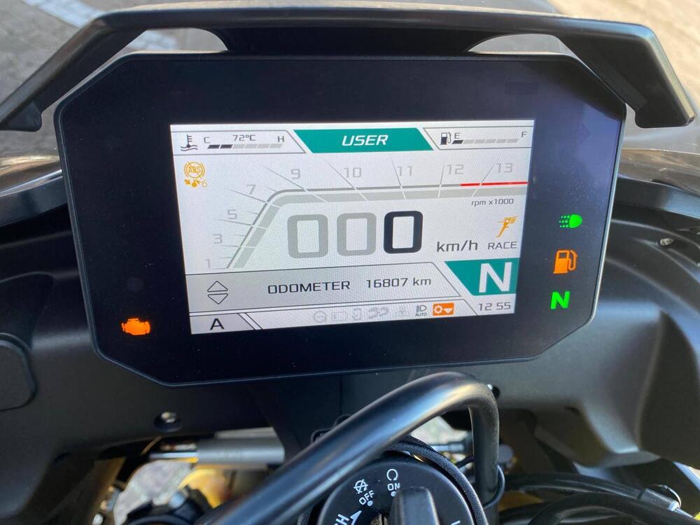 Aprilia Tuono V4 Factory (2021 - 24) (3)