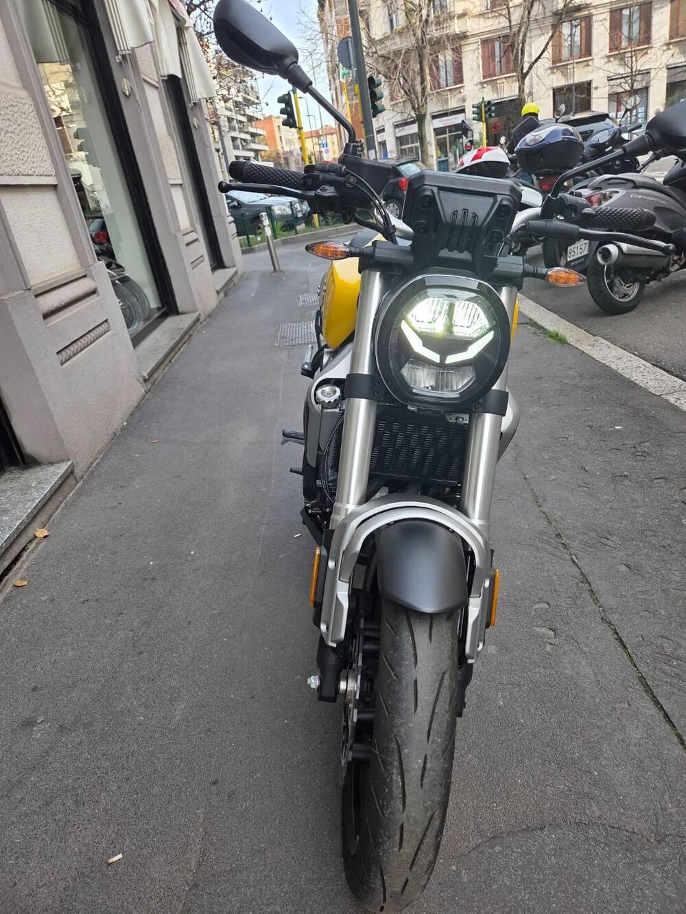 Voge Trofeo 350AC (2022 - 26) (4)