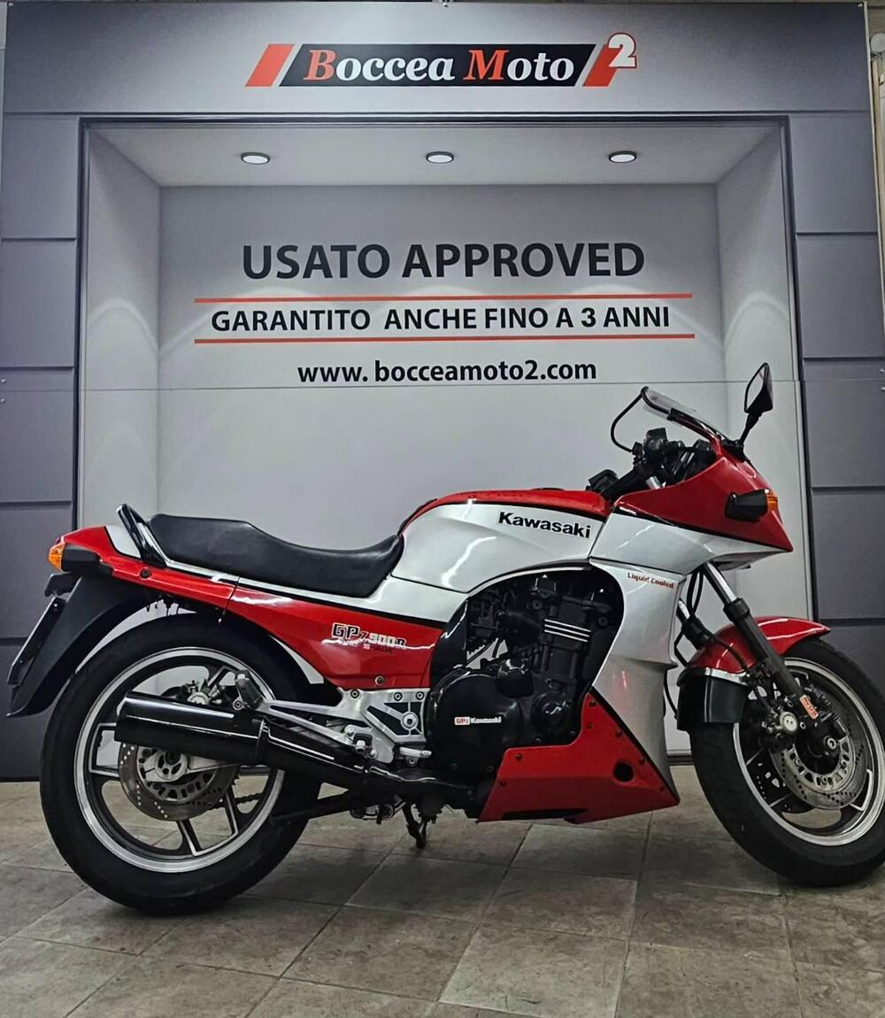 Kawasaki GPZ 900R