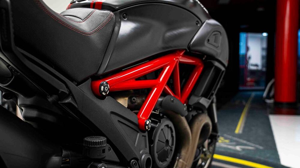 Ducati Diavel 1200 Carbon (2014 - 16) (13)
