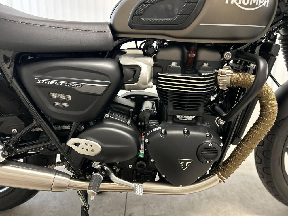 Triumph Street Twin 900 (2021 - 22) (9)