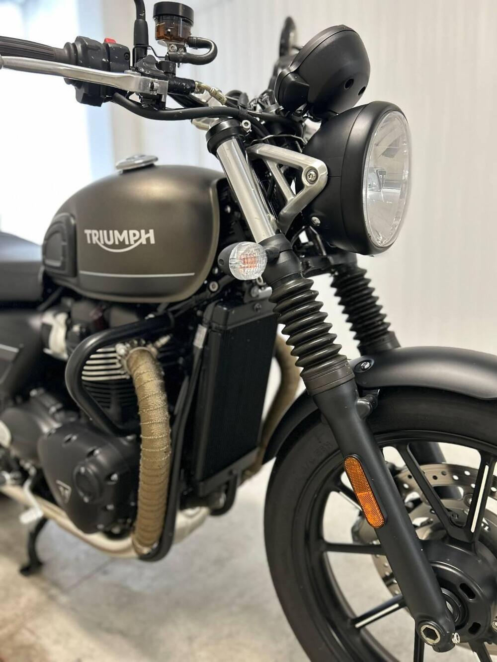 Triumph Street Twin 900 (2021 - 22) (10)