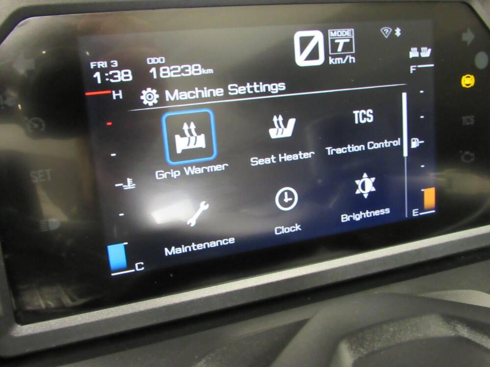 Yamaha T-Max 560 Tech Max (2022 - 24) (13)