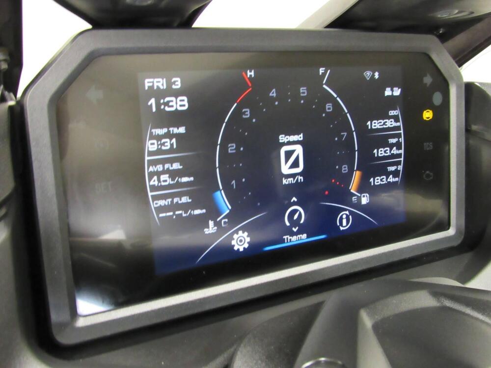 Yamaha T-Max 560 Tech Max (2022 - 24) (16)