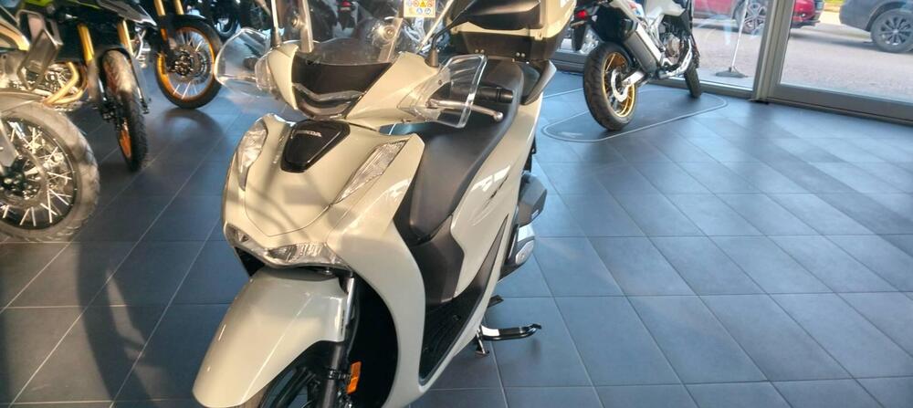 Honda SH 125i (2024 - 25) (4)