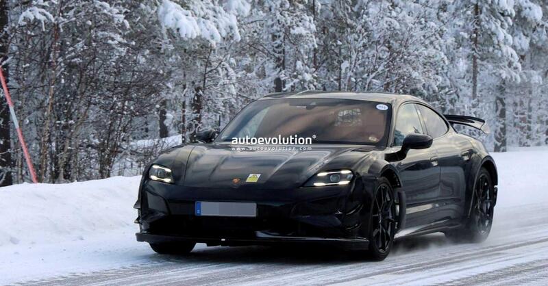 Porsche Taycan GT4 RS: la prima RS elettrica sfida la Cina per il record al N&uuml;rburgring