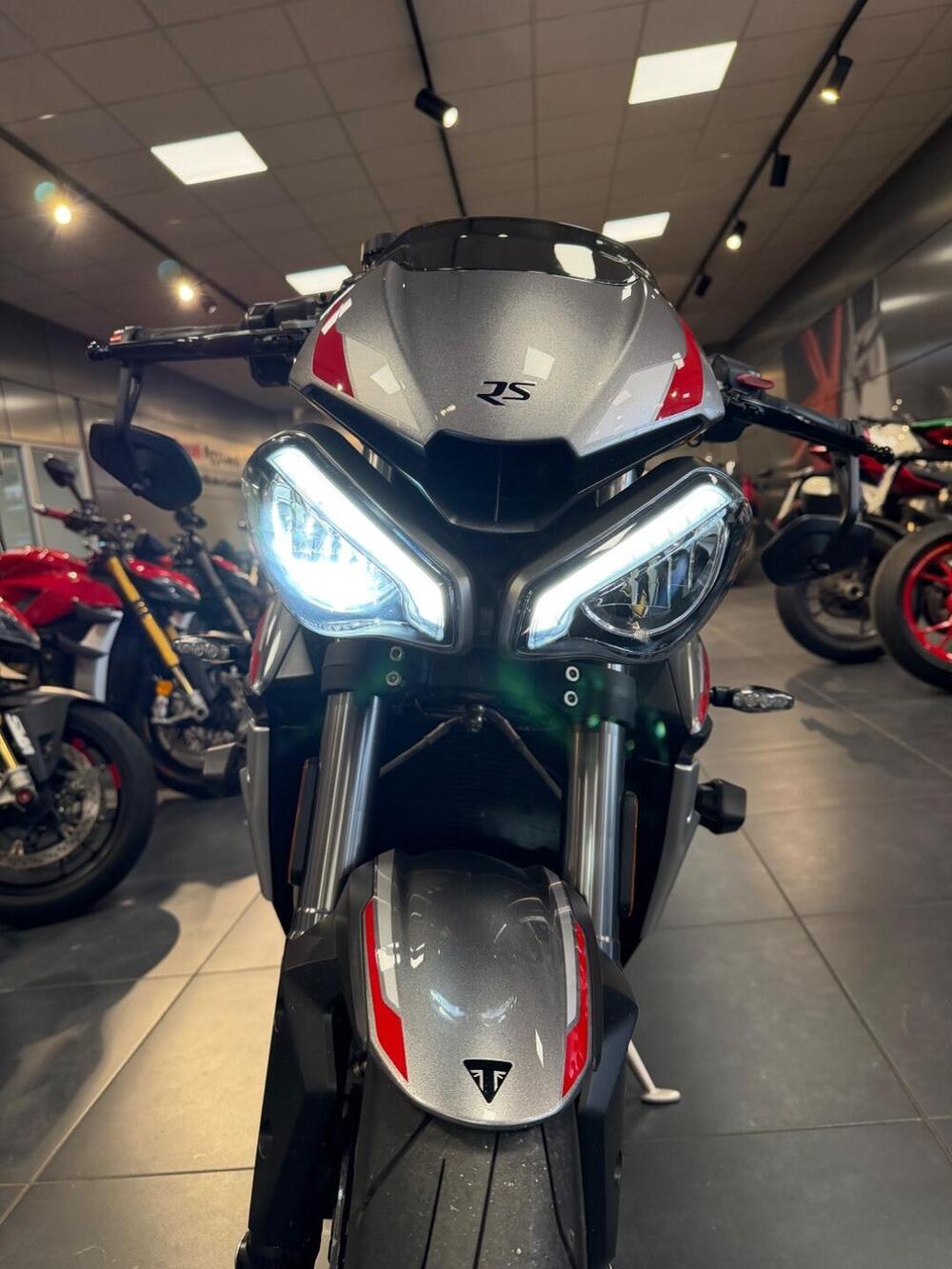Triumph Street Triple RS (2020 - 22) (8)