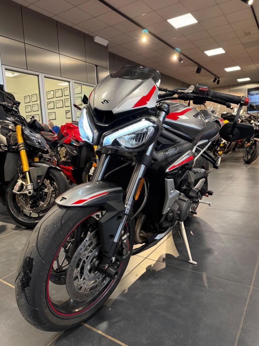 Triumph Street Triple RS (2020 - 22) (9)