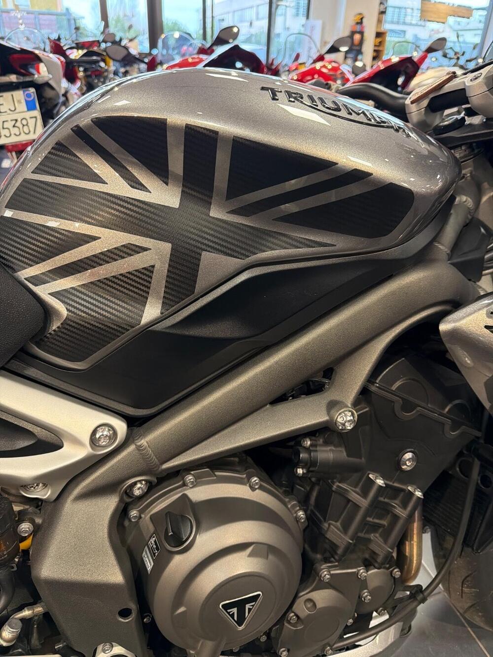 Triumph Street Triple RS (2020 - 22) (17)