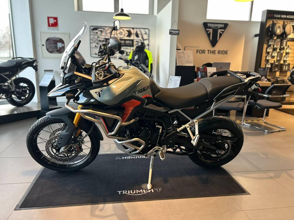Triumph Tiger 900 Desert Special Edition (2026) (3)
