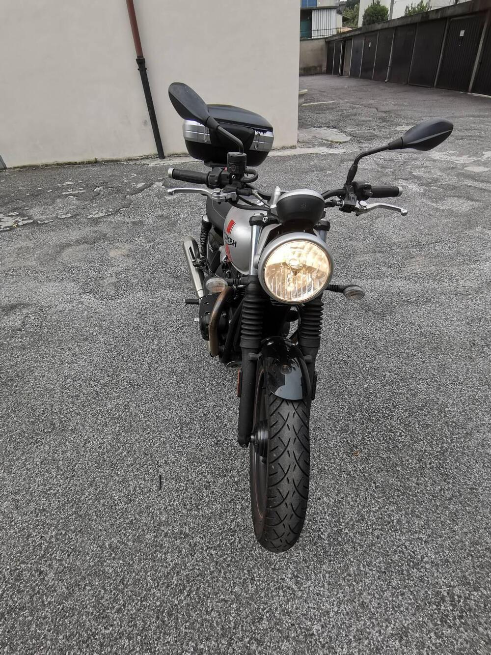 Triumph Street Twin 900 (2016) (2)