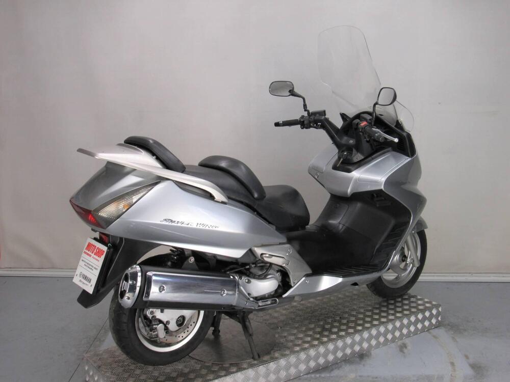 Honda Silver Wing 600 (2001 - 05) (6)