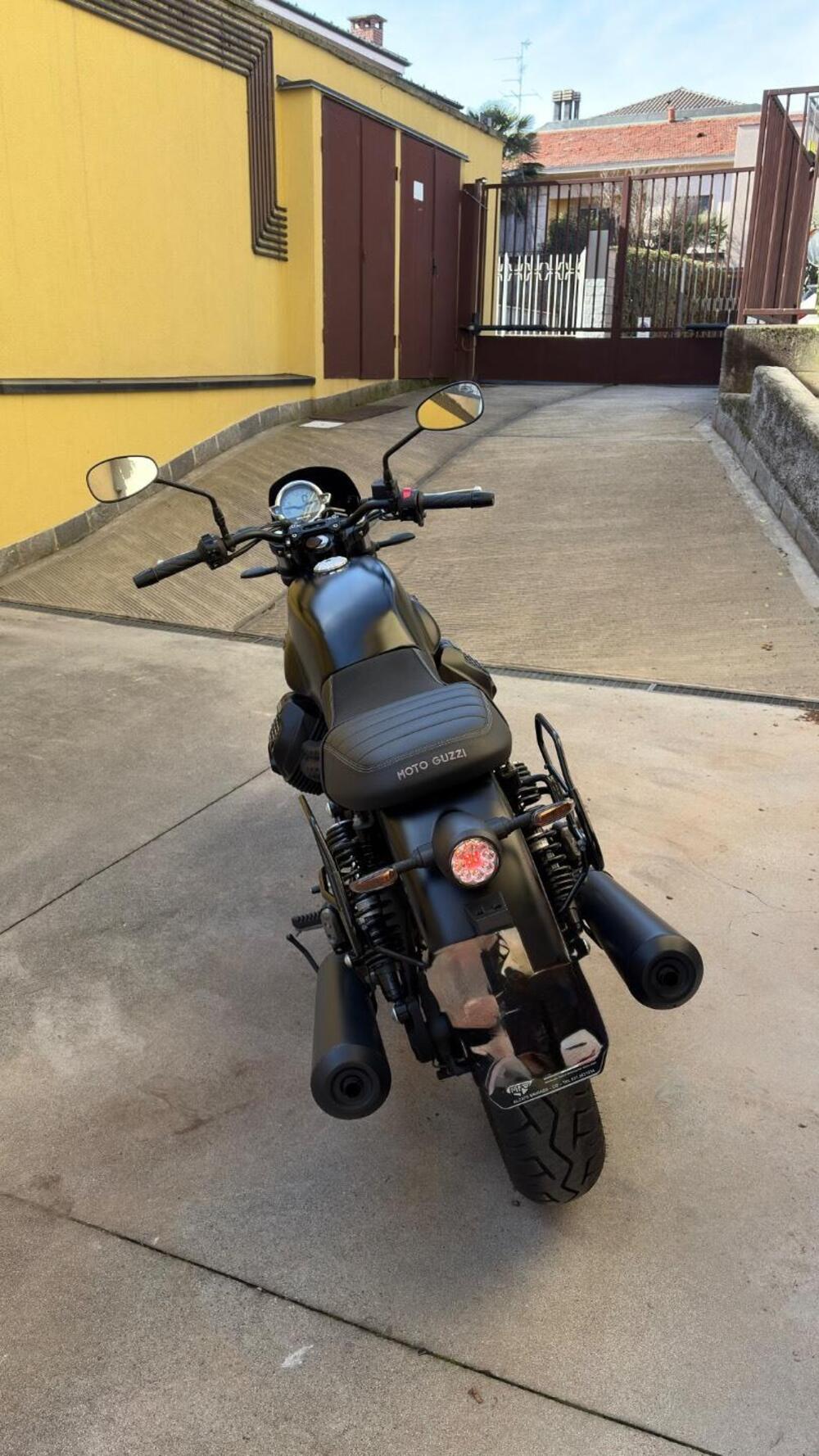 Moto Guzzi V7 850 Stone Special Abs (2021) (2)