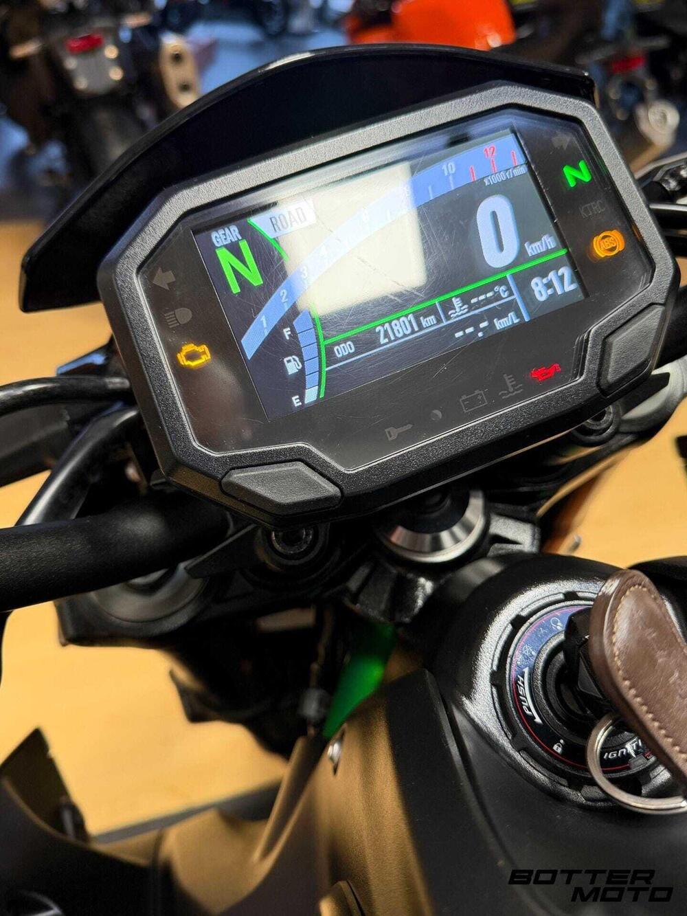 Kawasaki Z 900 (2021 - 24) (2)