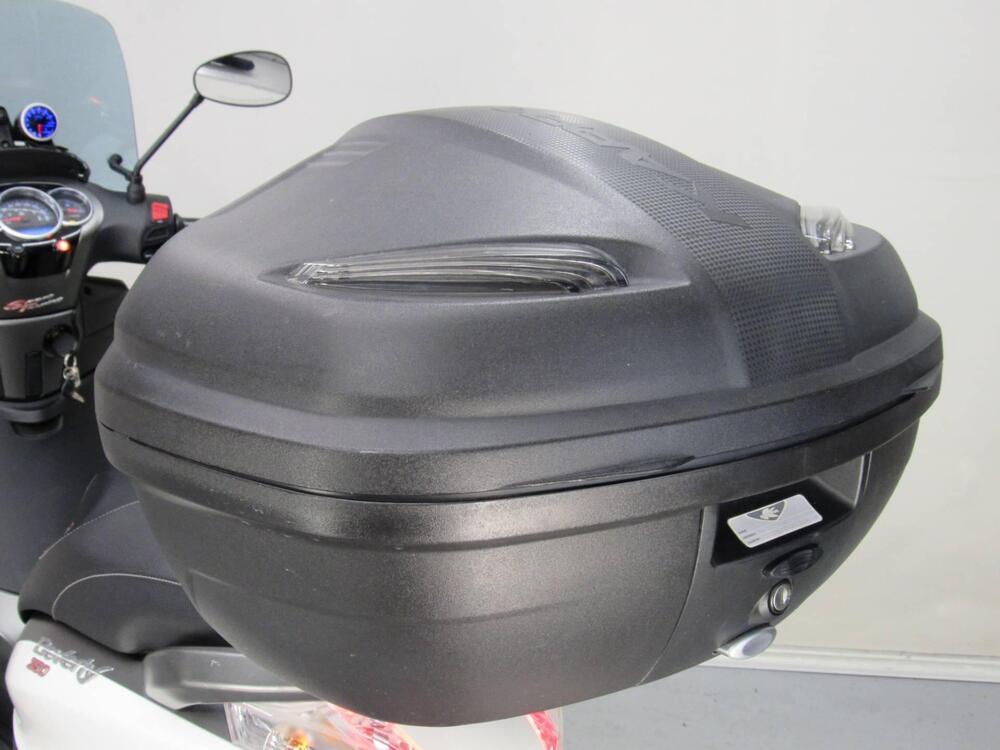 Piaggio Beverly 350 ABS (2016 - 20) (11)