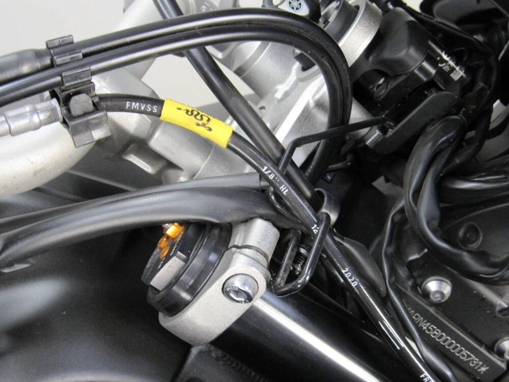 Yamaha MT-10 (2017 - 20) (11)