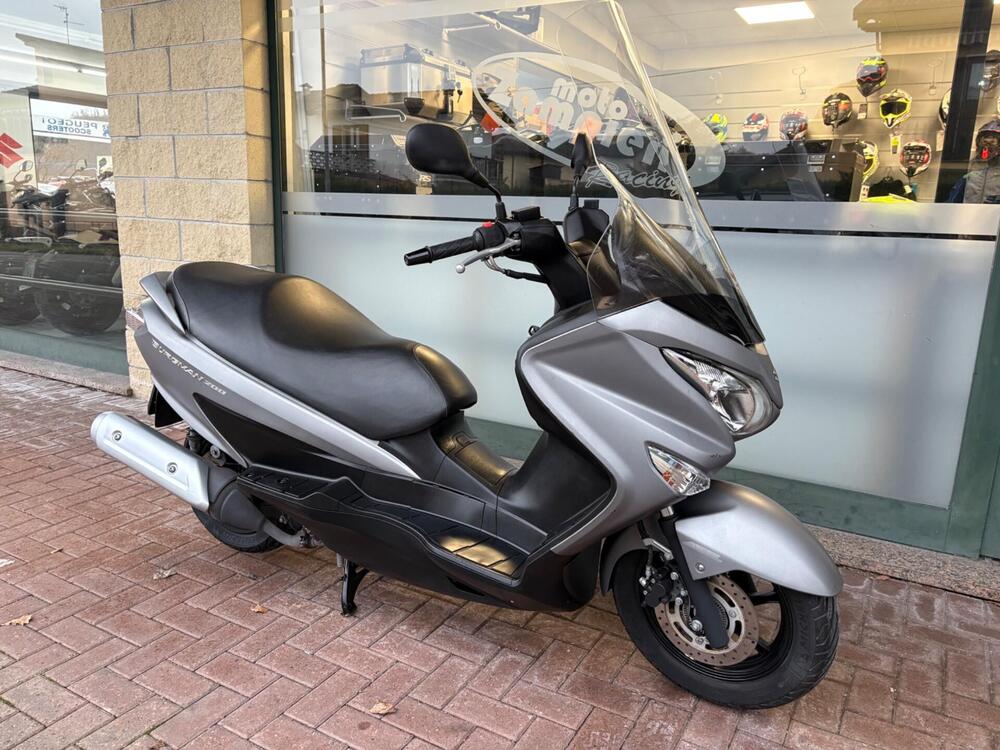 Suzuki Burgman UH 200 (2017 - 20) (2)