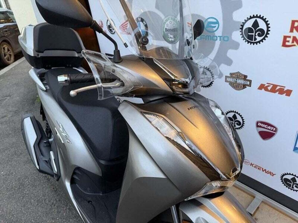 Honda SH 350 (2021 - 24) (9)