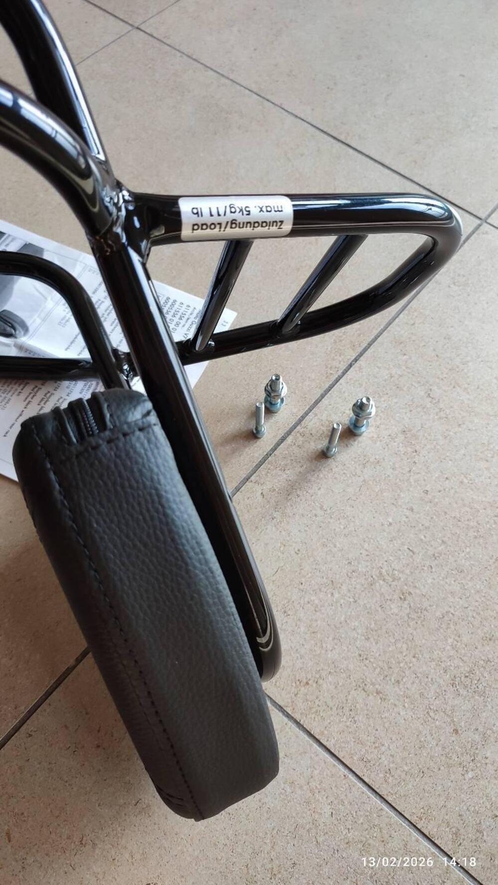 M.G. V7 850 (2021-2025) - sissybar sissy bar - leg Hepco & Becker GmbH (2)