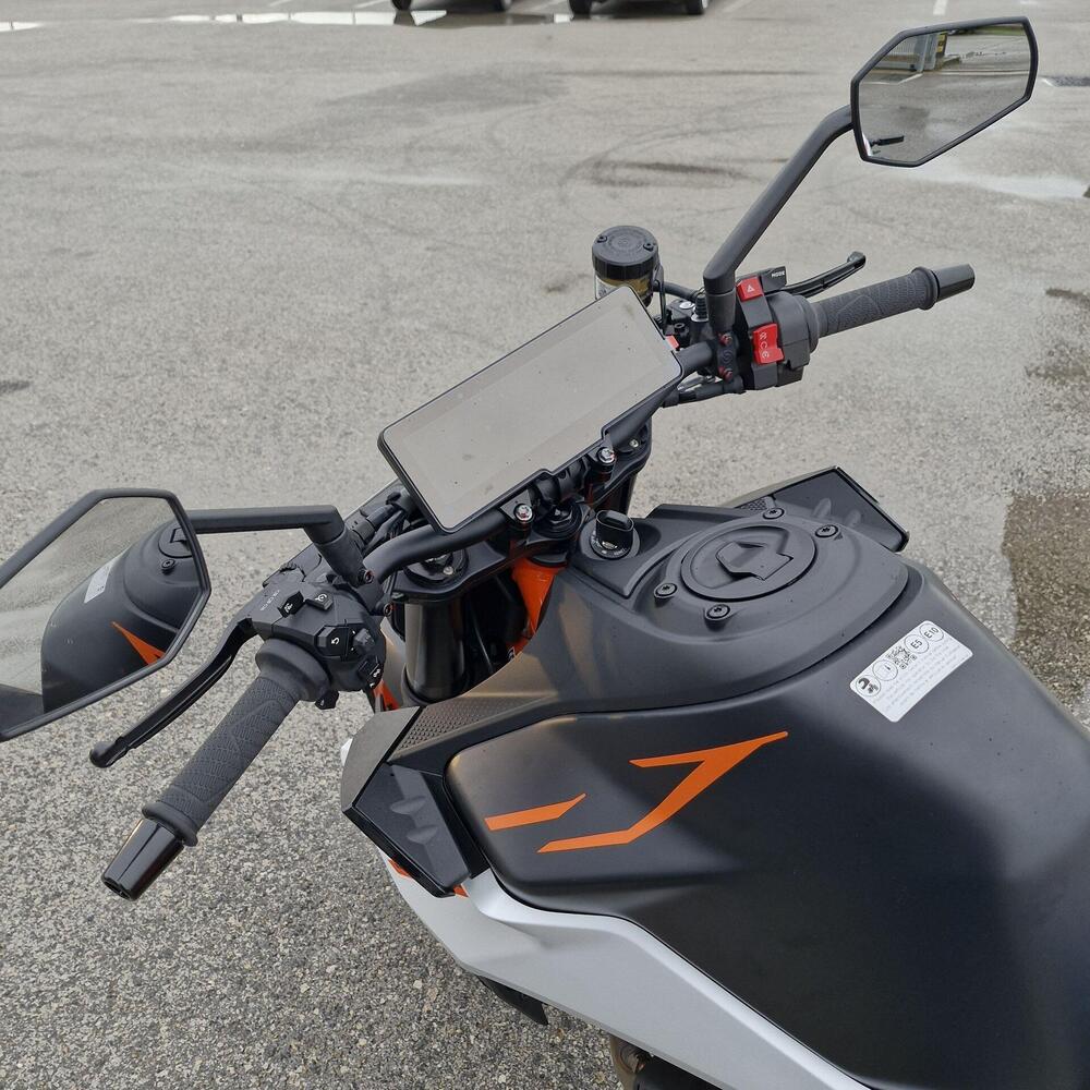 KTM 990 Duke R (2026) (9)