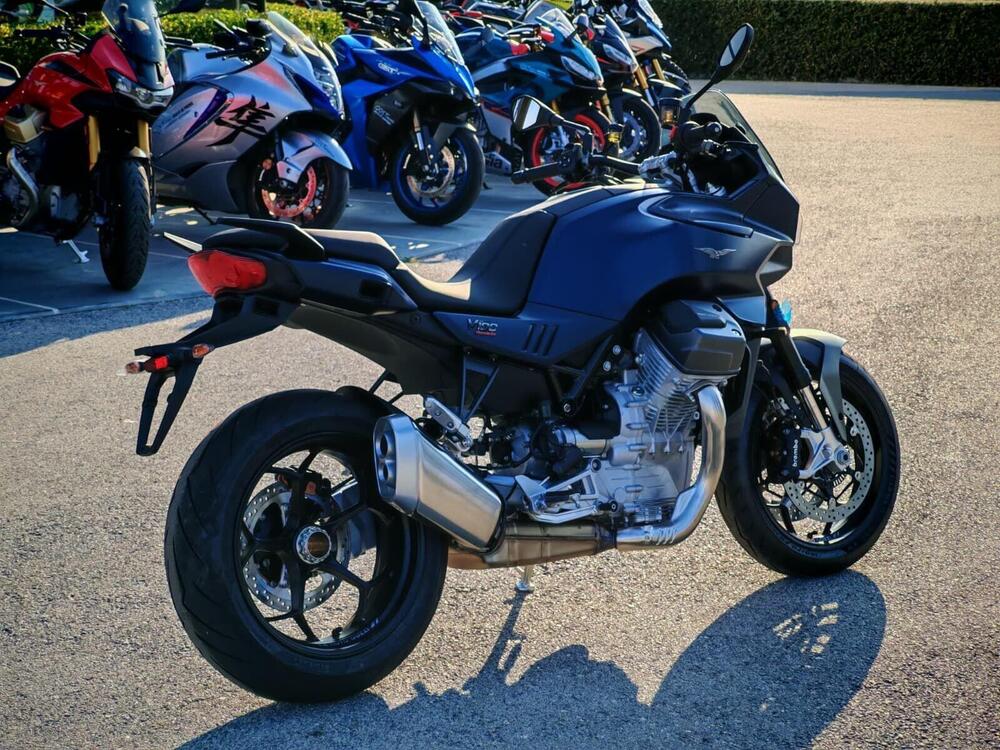 Moto Guzzi V100 Mandello (2025 - 26) (5)