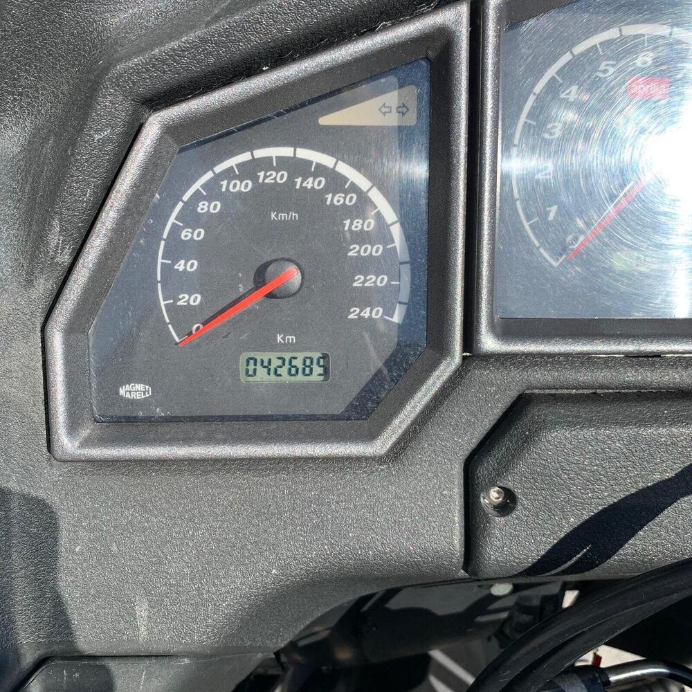 Aprilia Caponord ETV 1000 (2001 - 04) (6)