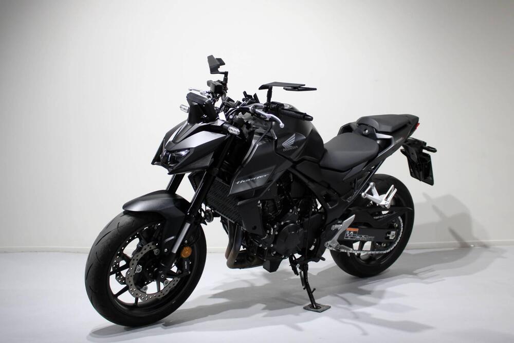 Honda CB 750 Hornet (2025) (3)