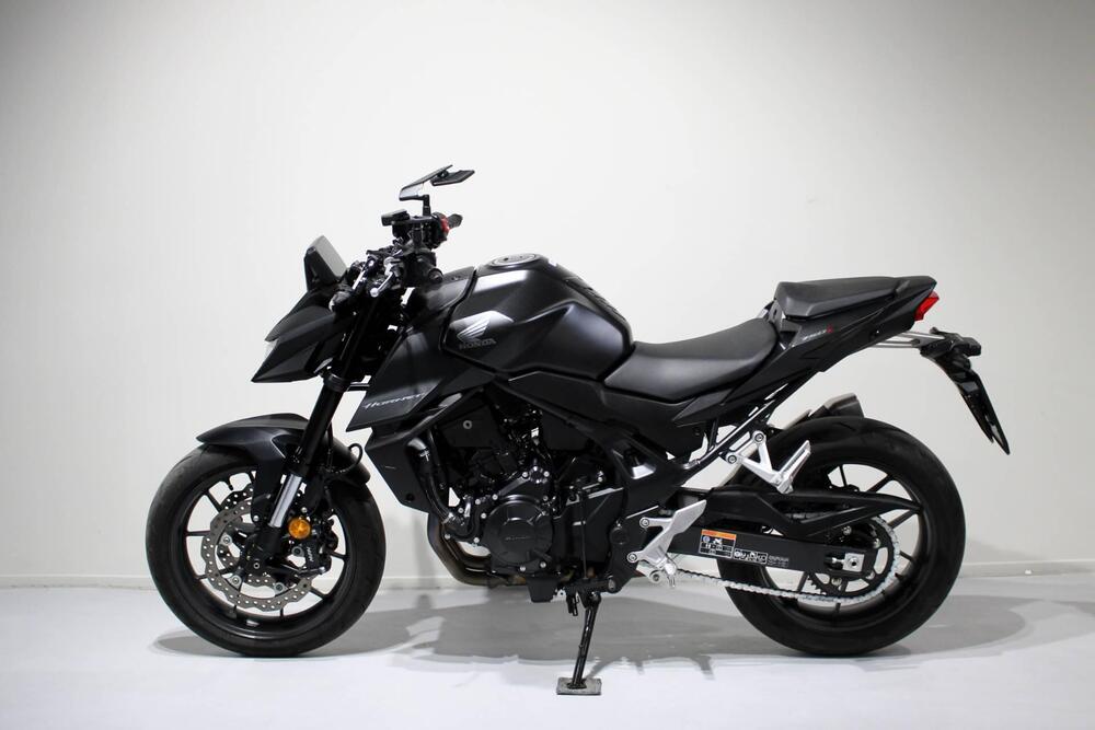 Honda CB 750 Hornet (2025) (4)