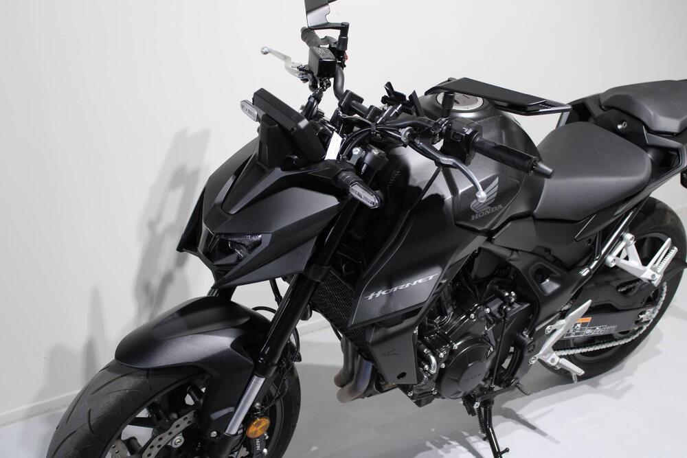 Honda CB 750 Hornet (2025) (8)