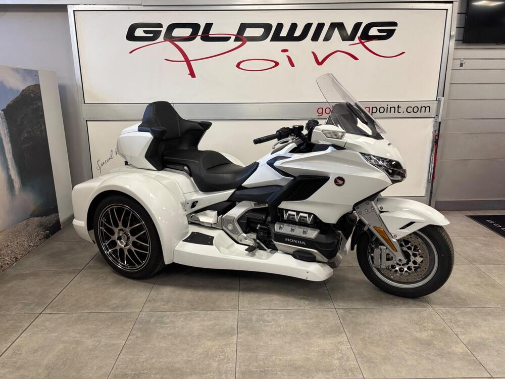 Honda GL 1800 Gold Wing Tour 50° Anniversario (2025 - 26) (5)