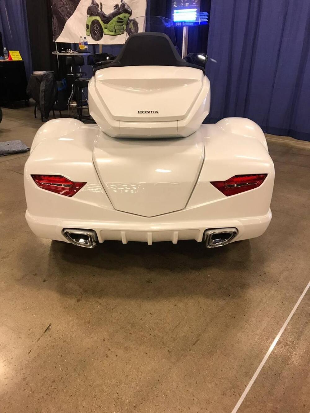 Honda GL 1800 Gold Wing Tour 50° Anniversario (2025 - 26) (20)