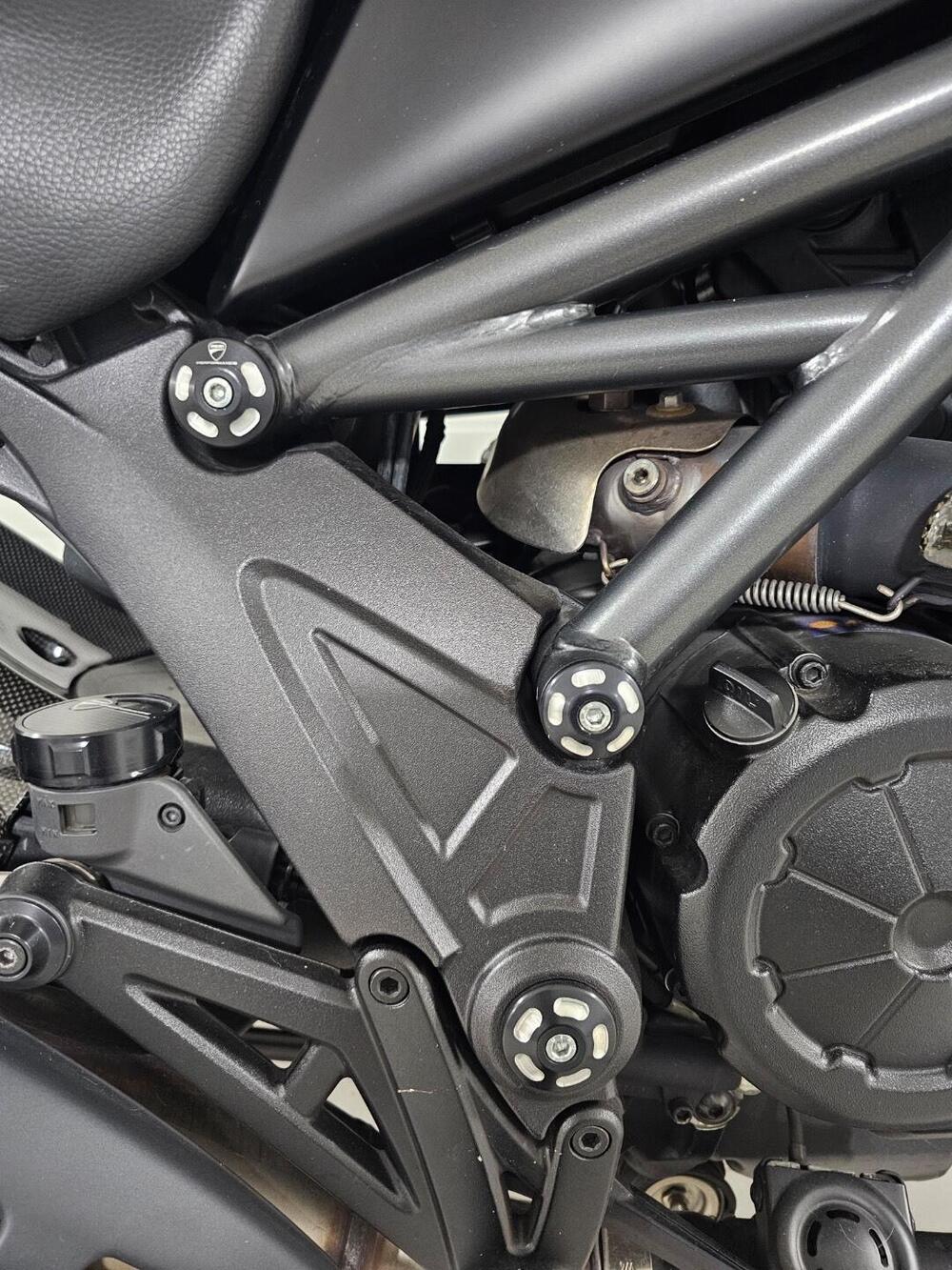 Ducati Diavel 1200 (2014 - 16) (4)