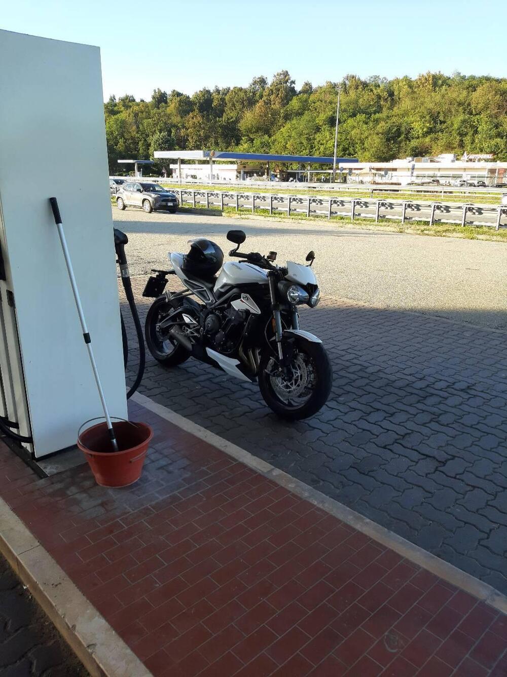 Triumph Street Triple RS (2017 - 19) (3)