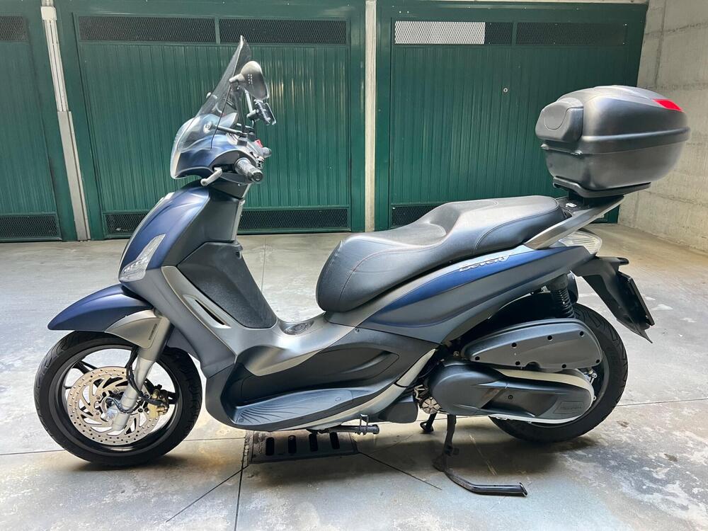 Piaggio Beverly 350 Police ABS-ASR (2018 - 20) (7)